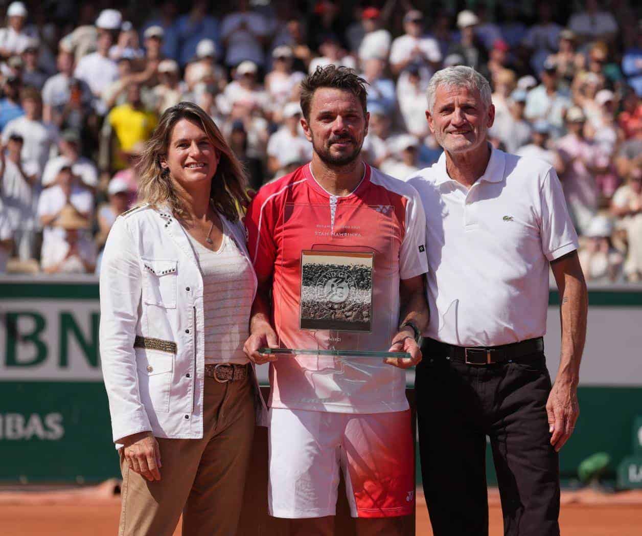 Wawrinka se despide de forma emotiva del Abierto de Francia
