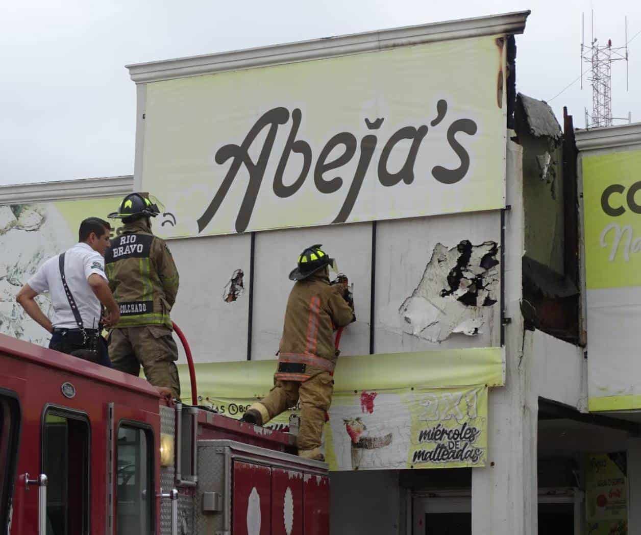 Arde restaurante en fraccionamiento Río Bravo