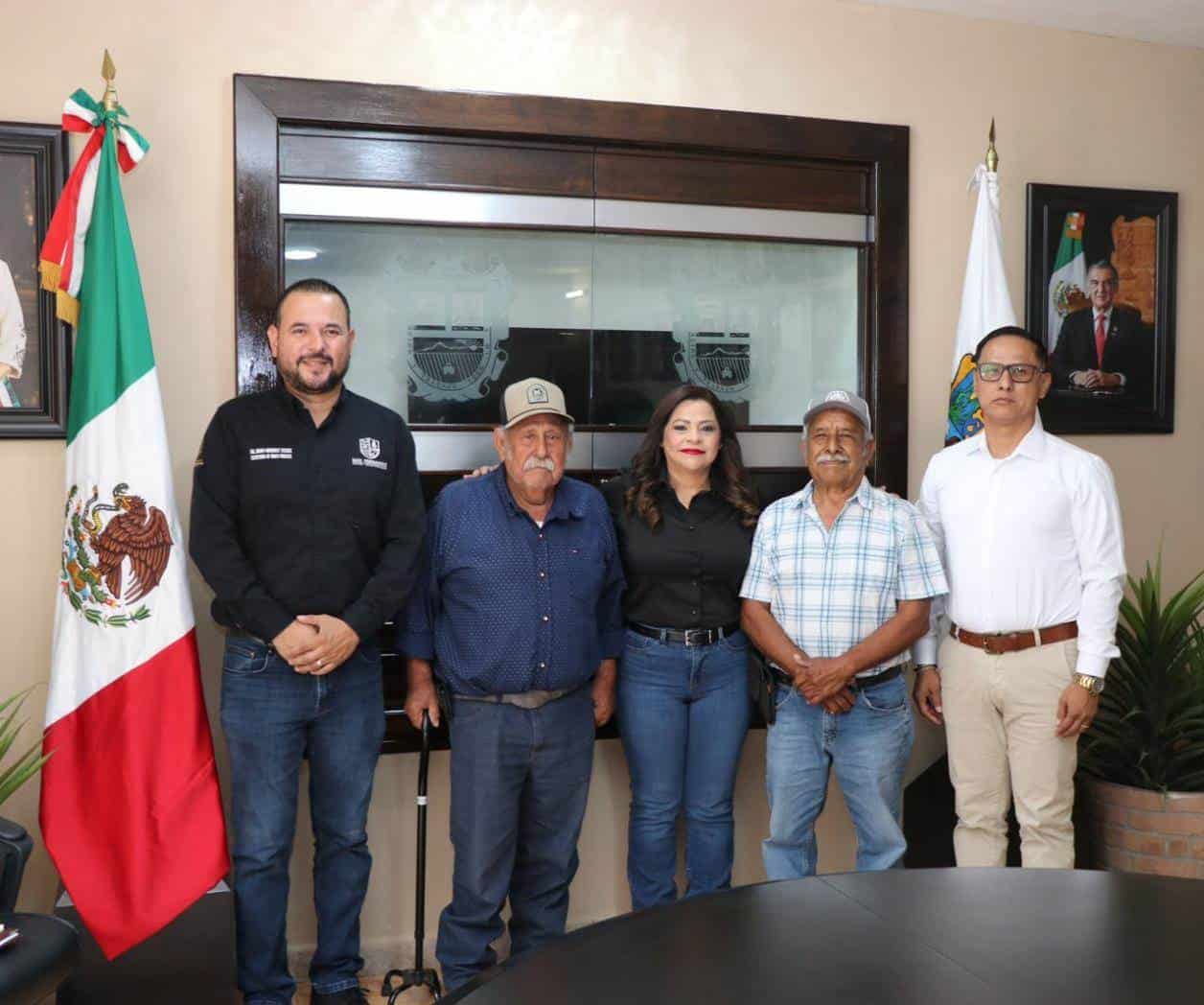Se reúne alcadesa con autoridades de Plan del Alazán
