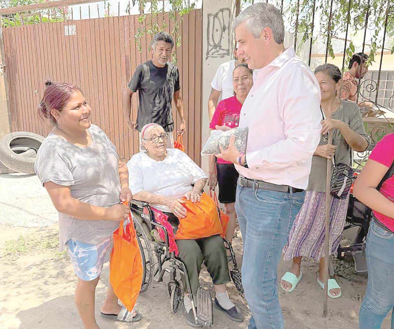 Lleva apoyo directo a familias de la JLP