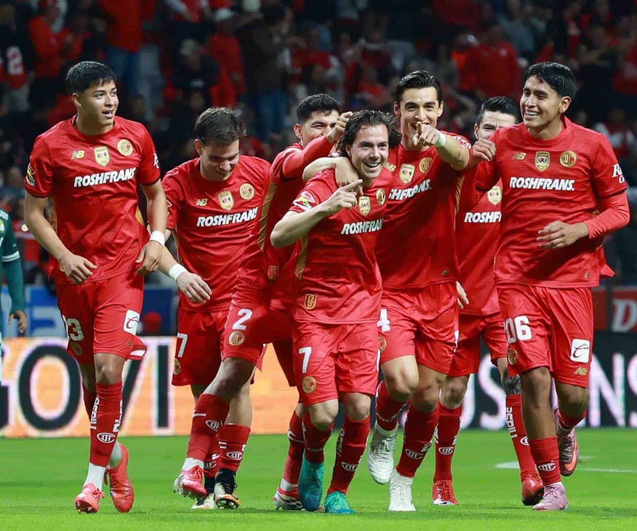 Toluca y Tigres luchan por título de Concacaf