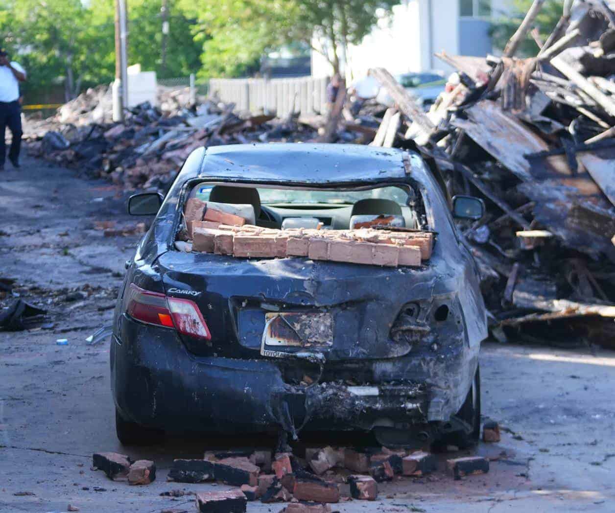 Explosión en edificio en Dallas; 3 muertos
