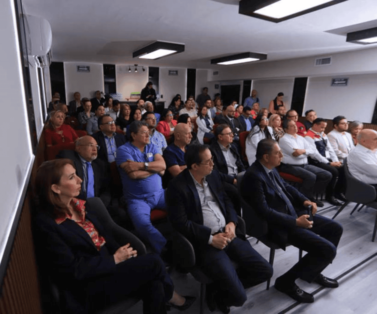 Presentan nuevas acciones para regular clínicas estéticas