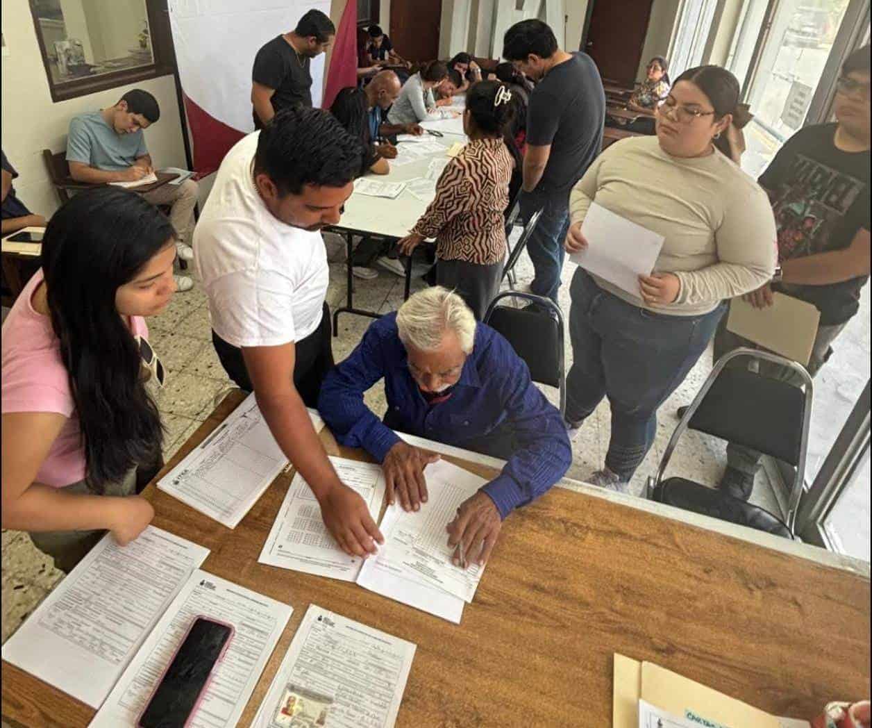 Adultos mayores  son alfabetizados