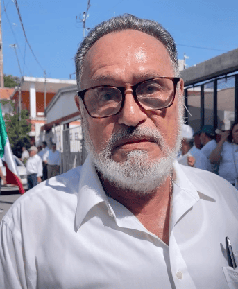 Protestan jubilados de Pemex y CFE Frente a las instalaciones del poder judicial de la Federación