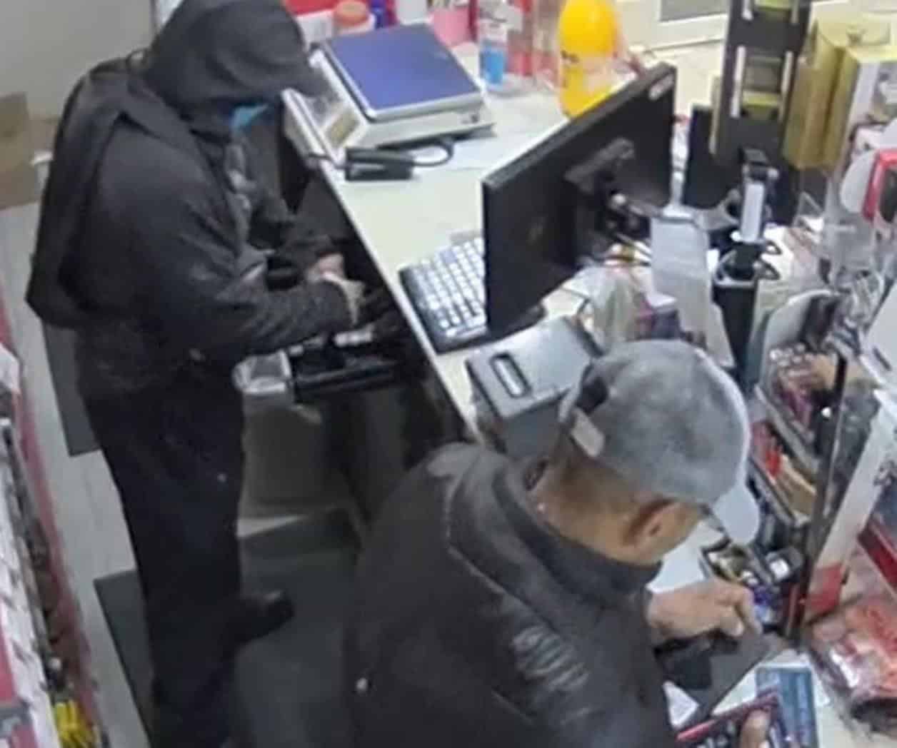 Se disparan 44% los asaltos a tiendas locales
