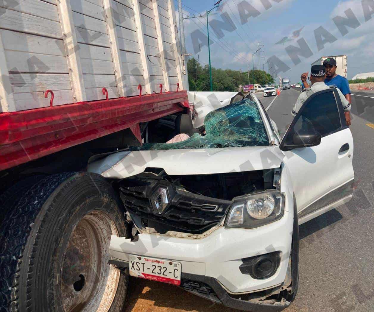  Chofer de Didi salva la vida tras chocar contra camión Torton