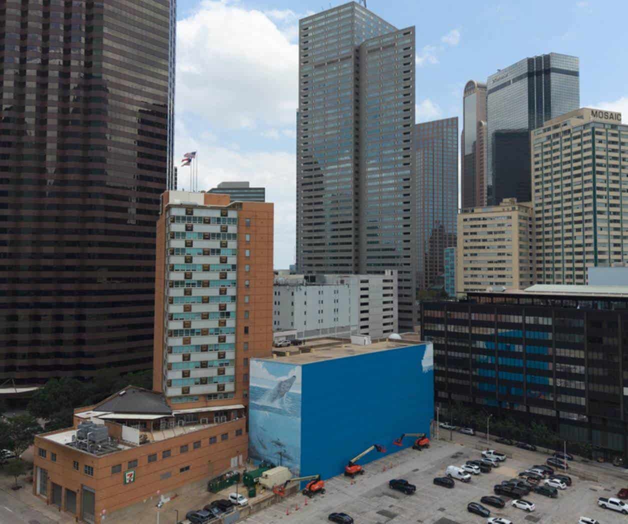 Artista exige a FIFA por destruir mural de ballena en Dallas antes del Mundial
