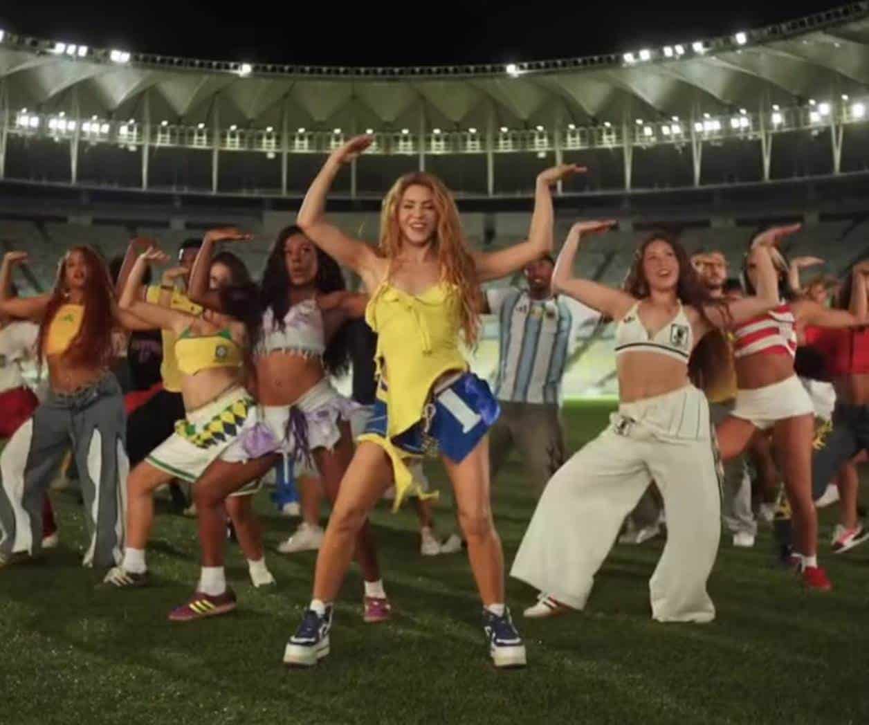 Shakira y Carín León ponen ritmo al Mundial 2026