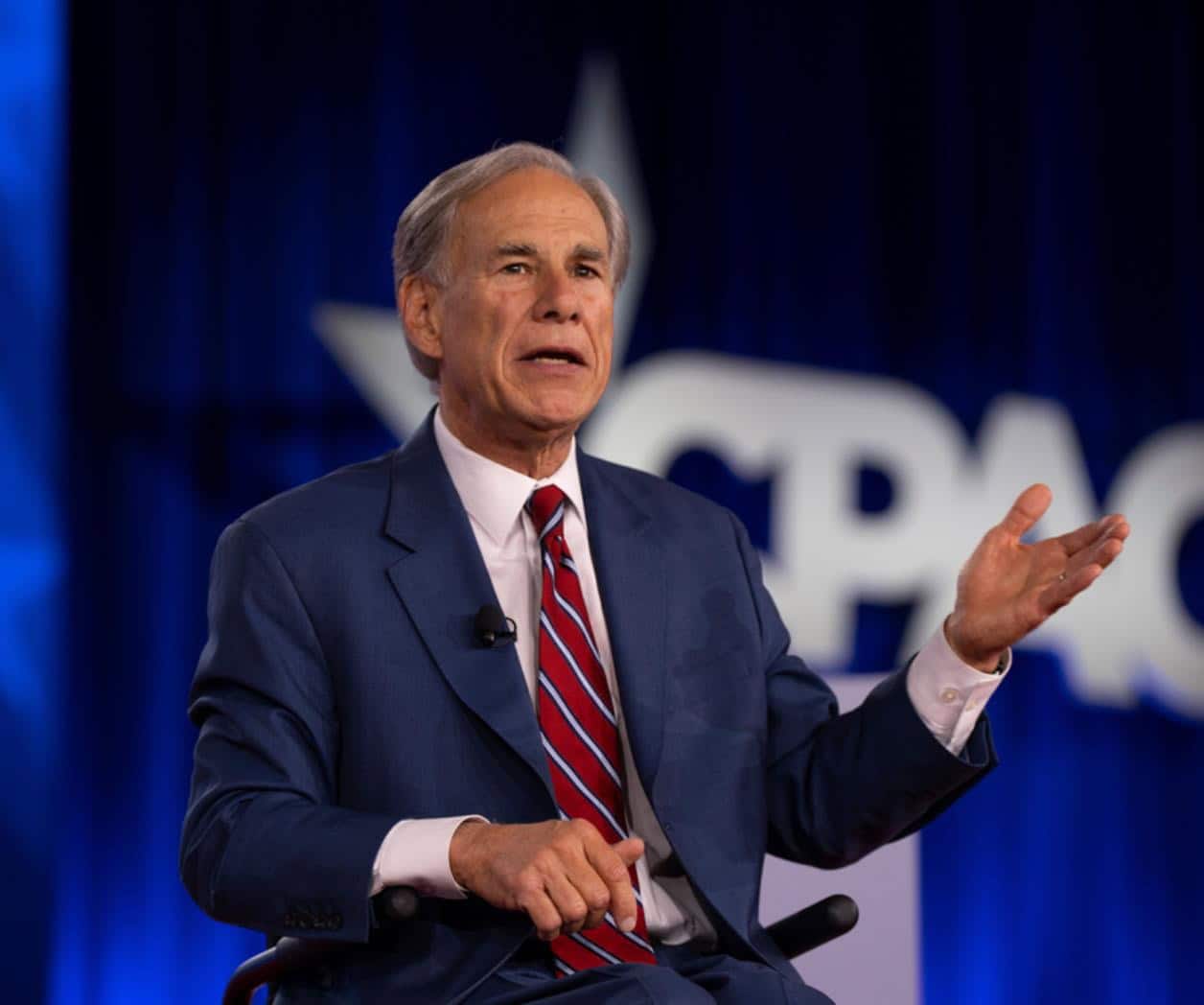 Gobernador de Texas quiere agilizar la construcción de una fábrica para combatir al gusano barrenador Gobernador de Texas quiere agilizar la construcción de una fábrica para combatir al gusano barrenador