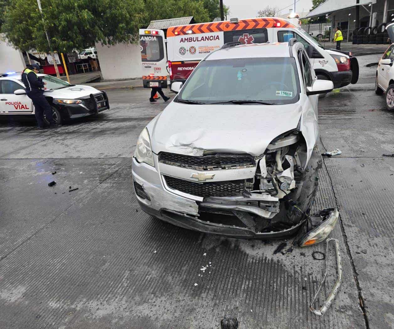 Colisión deja 2 heridos