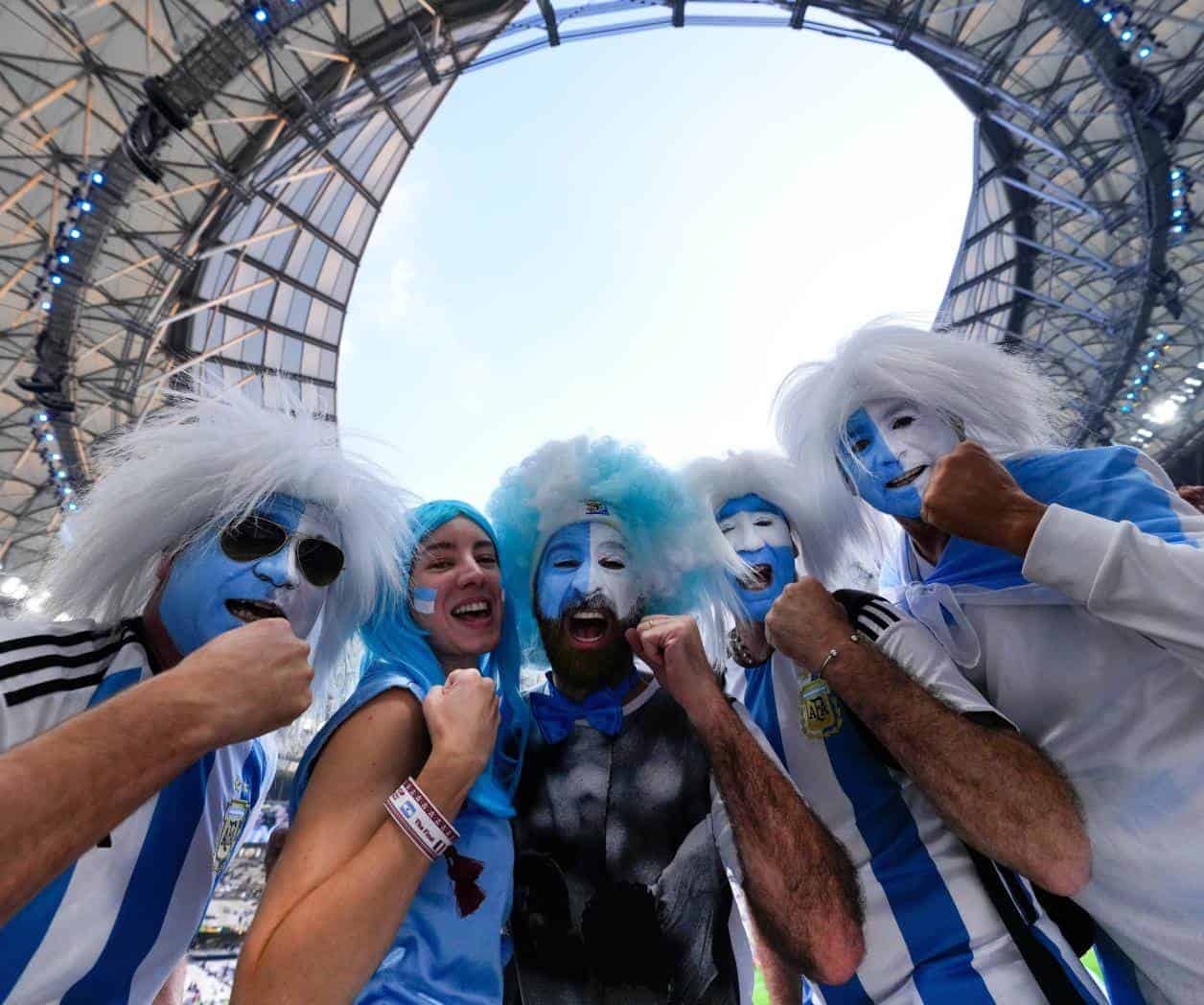 Aficionados del fútbol enfrentan altos precios en la Copa del Mundo 2026