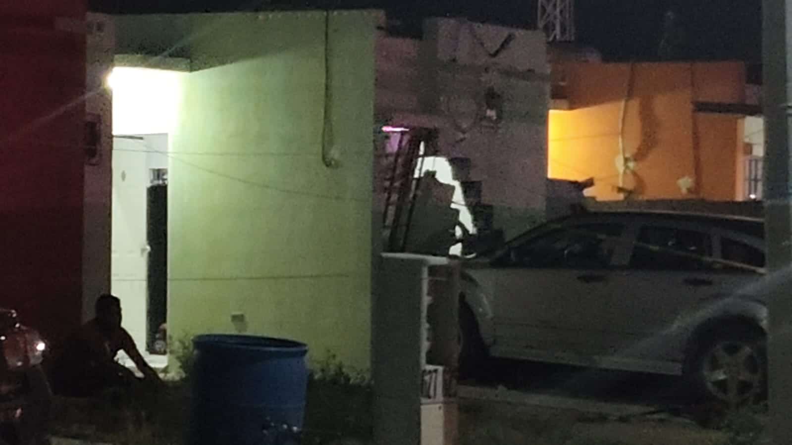Muere menor atropellado en patio