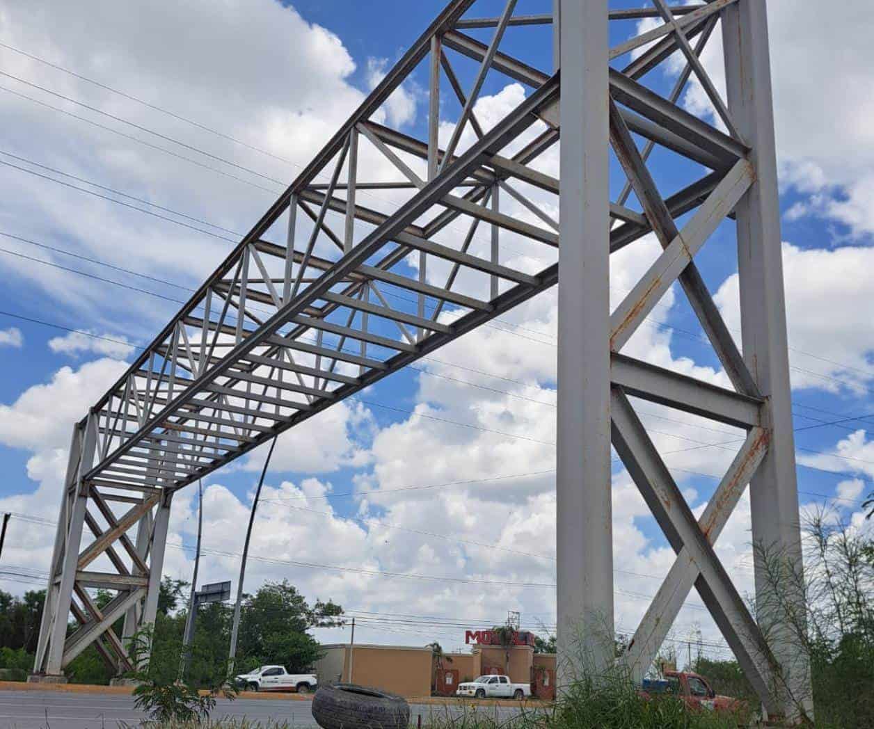  Pedirán terminar puente peatonal sobre el Libramiento Sur