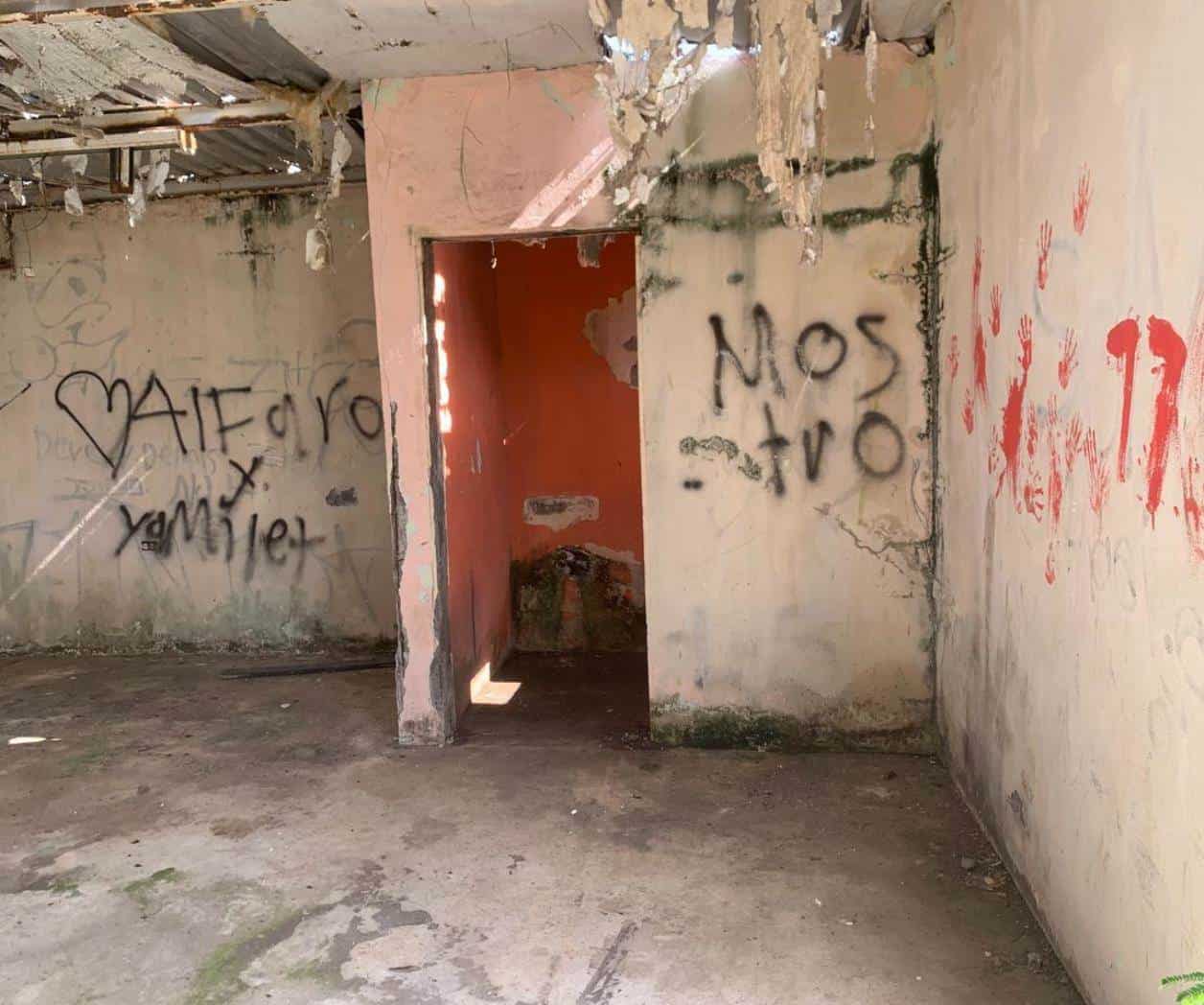 Localizan a mujer sin vida en salón