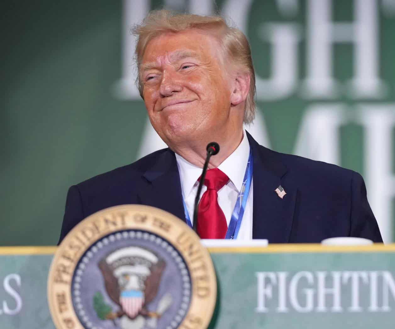 Va Trump contra costos  ocultos en salud pública