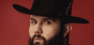 Carín León lidera una noche de música y orgullo rumbo al Mundial