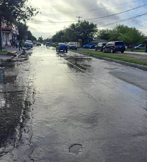 Acusan en la San Antonio derrame de aguas negras