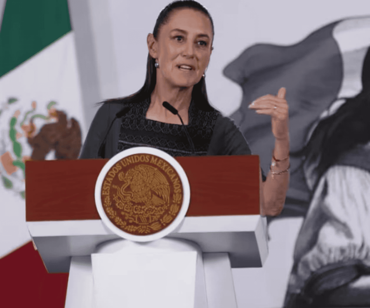 Sheinbaum: Salma Hayek fue invitada de la FIFA en el Mundial