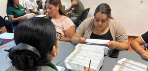 Adultos mayores y con discapacidad pueden obtener Credencial de Salud