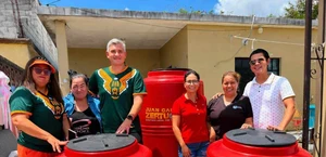 Reparten tinacos en colonias de Reynosa