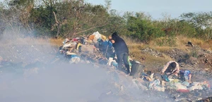 Familias subsisten de la pepena