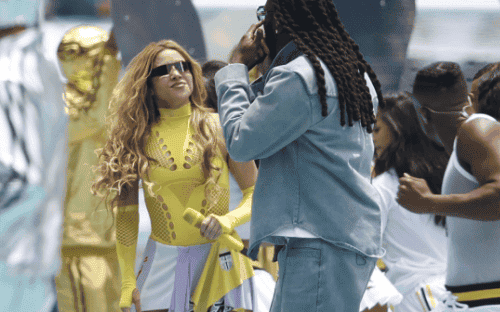 Hubo un gran debate respecto al show de México, ¿piensas que sí era Shakira la que estuvo en la inauguración?