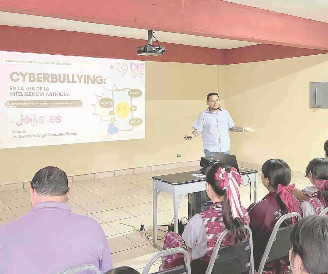 Imparten plática ‘Ciberacoso en la Era de la Inteligencia Artificial’