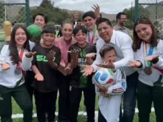 Sheinbaum presume cancha del Mundial Social en SLP