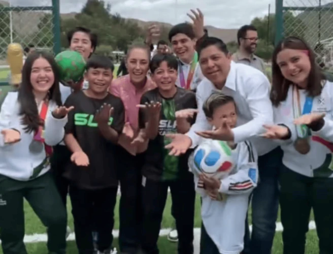 Sheinbaum presume cancha del Mundial Social en SLP