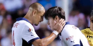 Chicharito Hernández felicita a la Hormiga González