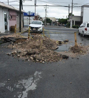 Dos semanas de fuga de agua, sin solución