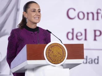 Sheinbaum va por electrificación total