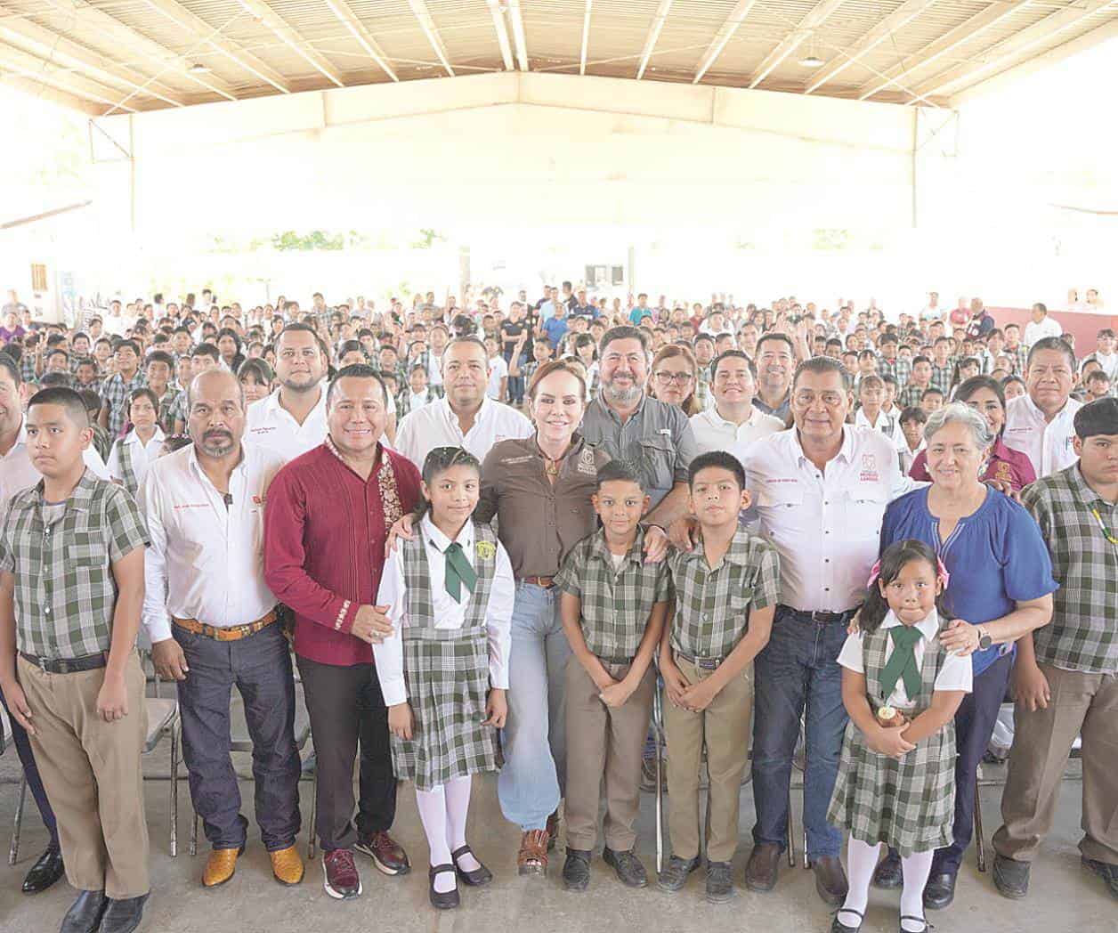 Fortalece infraestructura educativa en primaria de Valles de Anáhuac