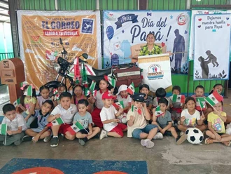 Reviven niños tradición para celebrar a papá