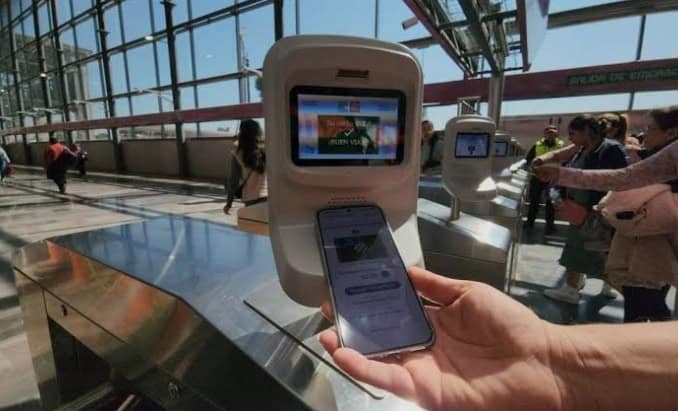 Impulsan pagos digitales en Metro y Metrobús