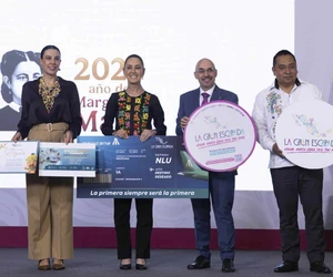 Premiará Sheinbaum  a padres en su día el 21