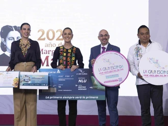 Premiará Sheinbaum  a padres en su día el 21