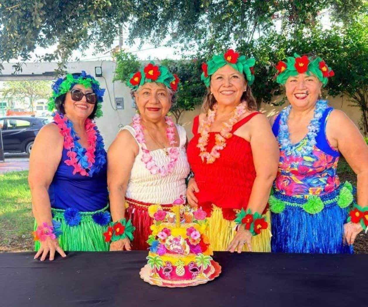 Fiesta hawaiana por su cumpleaños