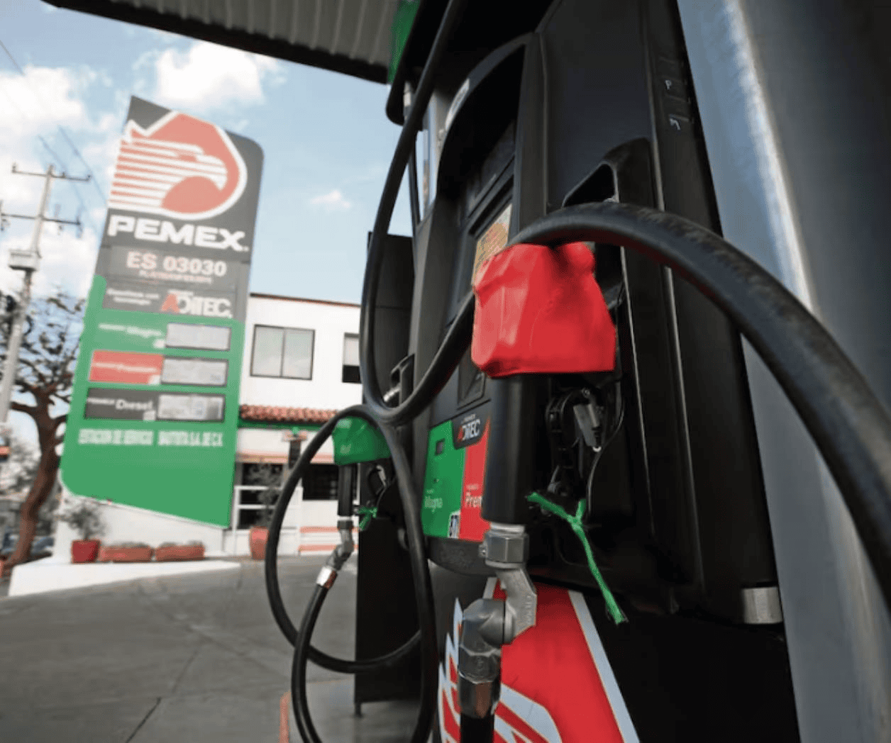 Profeco destaca baja en precio del diésel y jitomate
