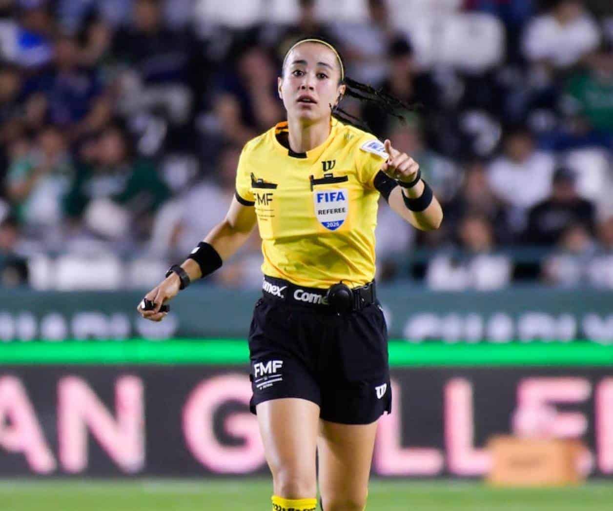  Felicita CSP a la árbitra mexicana Katia Itzel