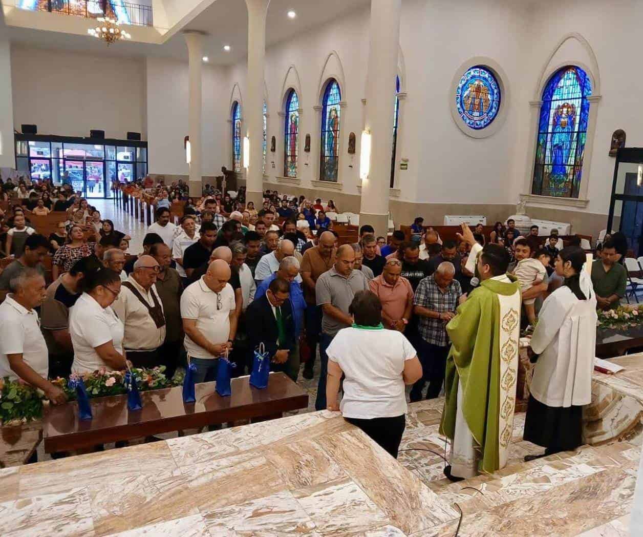 Celebran a papás  en la Concatedral