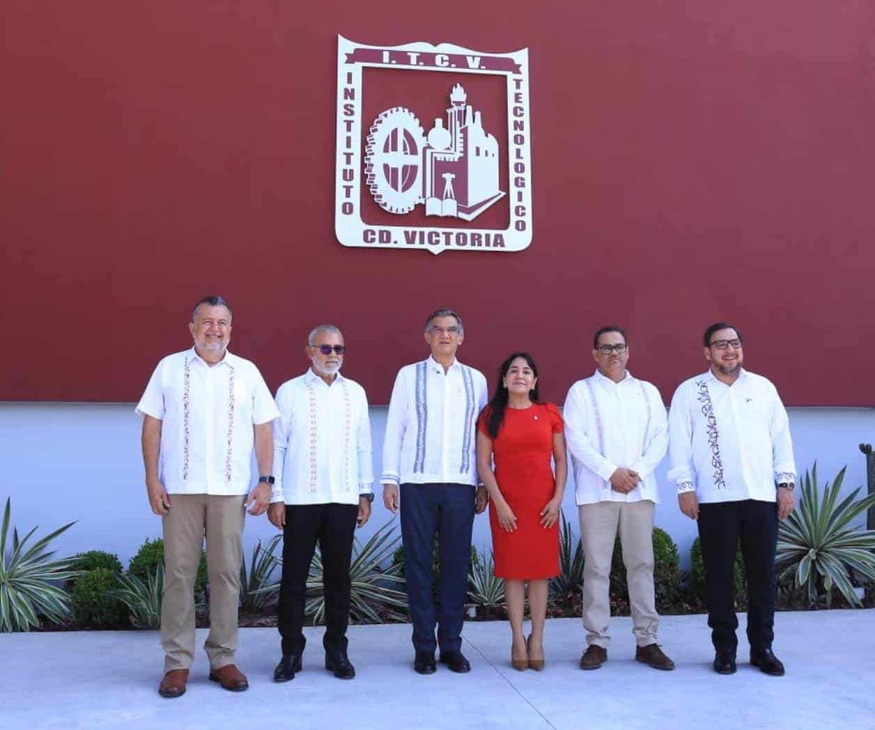 Entrega Américo gimnasio-auditorio al Tec Victoria