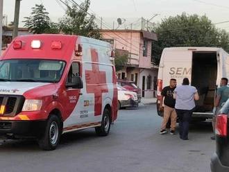 Muere niña tras caer en cubeta con agua