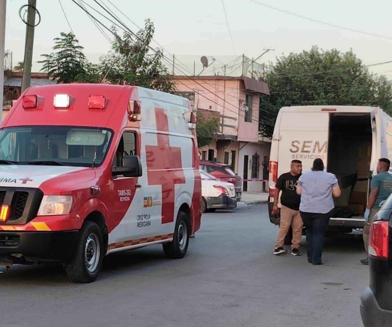 Muere niña tras caer en cubeta con agua