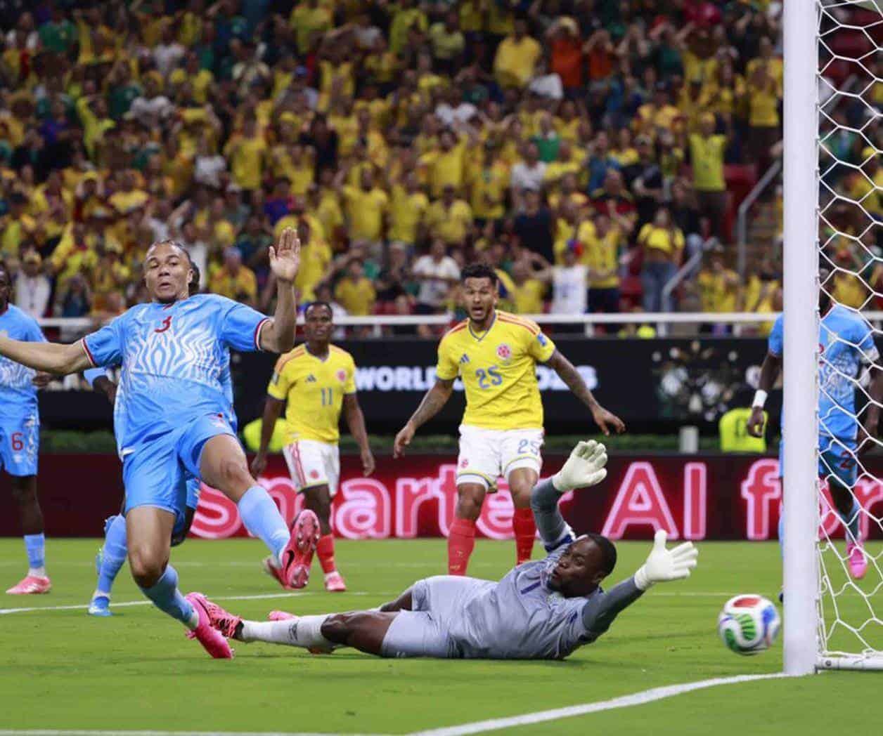 Colombia sufre pero gana con la mínima