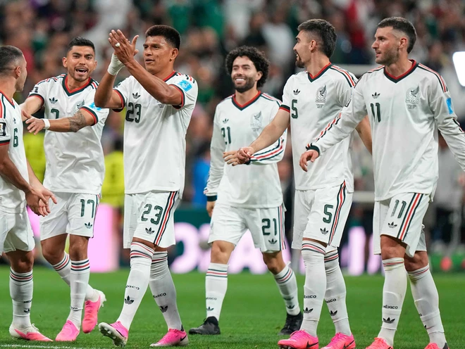 Golea México 3-0 a Chequia y firma pase invicto en grupo