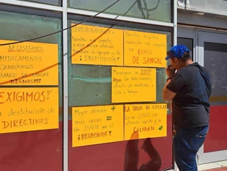 Protestan maestros; exigen cesar a directivos del ISSSTE