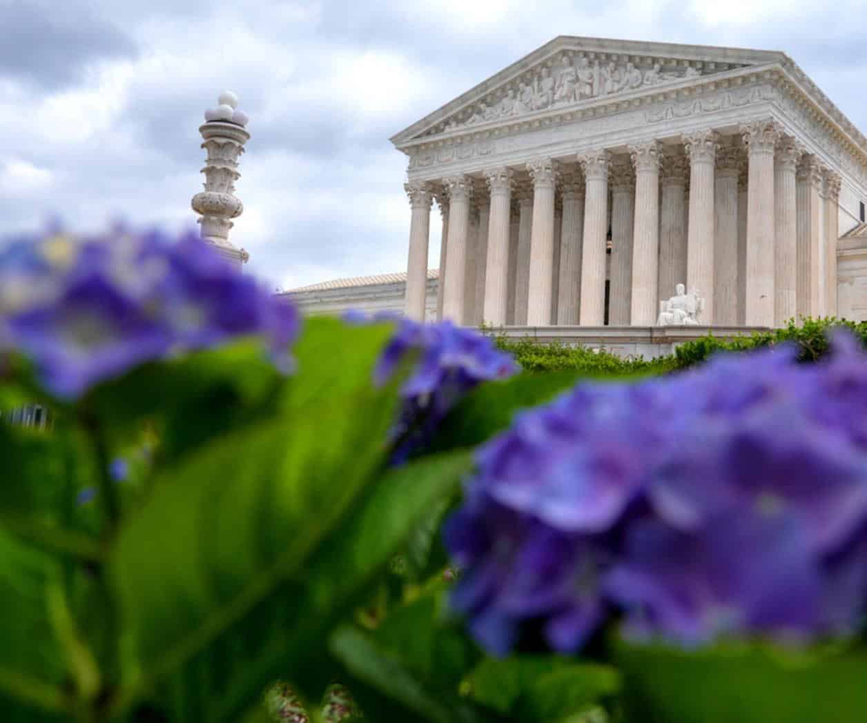 Corte Suprema despeja camino para que gobierno de EEUU reactive política restrictiva sobre asilo