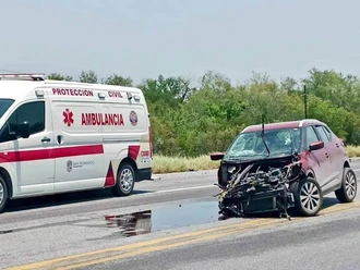 Chocan jóvenes contra tráiler en San Fernando
